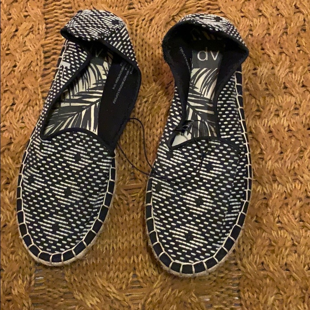 DV slip ons